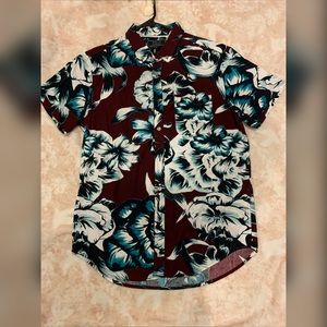 Short sleeve floral button up
